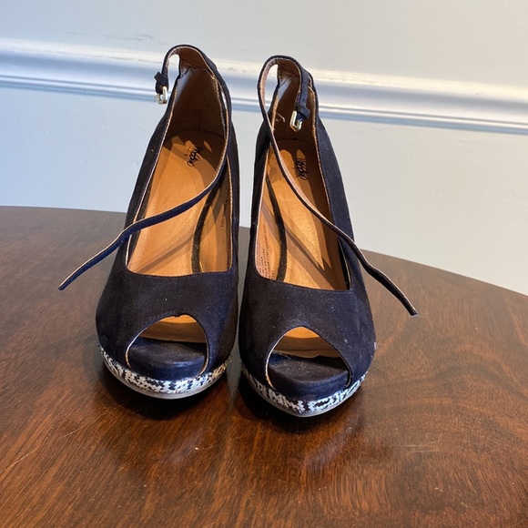 Target brand wedge heel with ankle strap - Picture 2 of 5